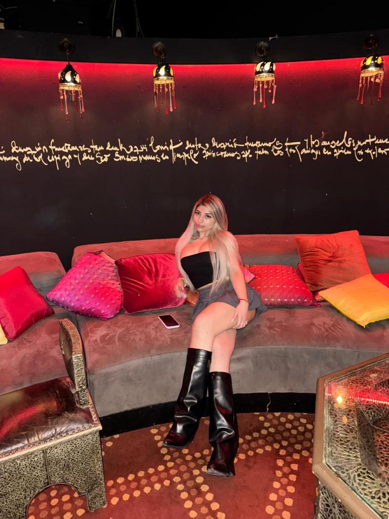 631518134: Chica busca chico en Gerona