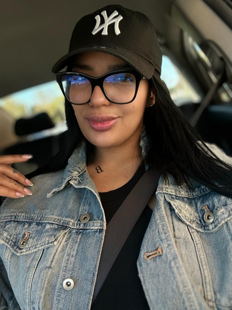 613876346: Chica busca chico en Madrid