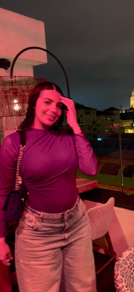 613876346: Chica busca chico en Madrid