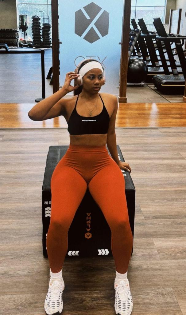 633826682: Chica busca chico en La Coruña