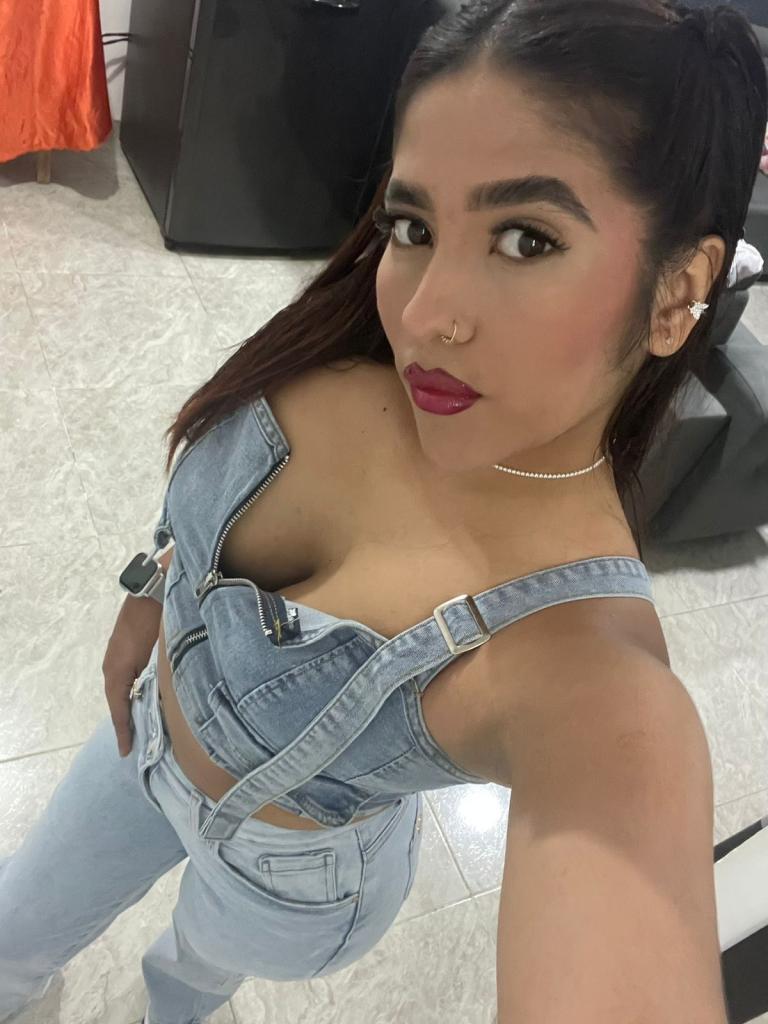 Chica busca chico en Almería: 