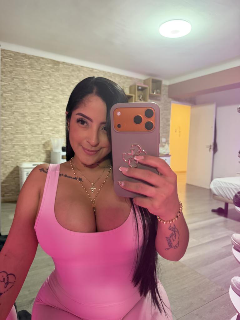 Chica busca chico en Ibiza: 