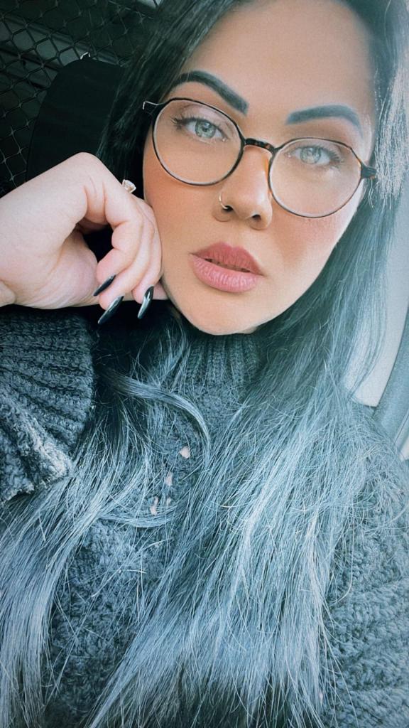 634305878: Chica busca chico en Lugo