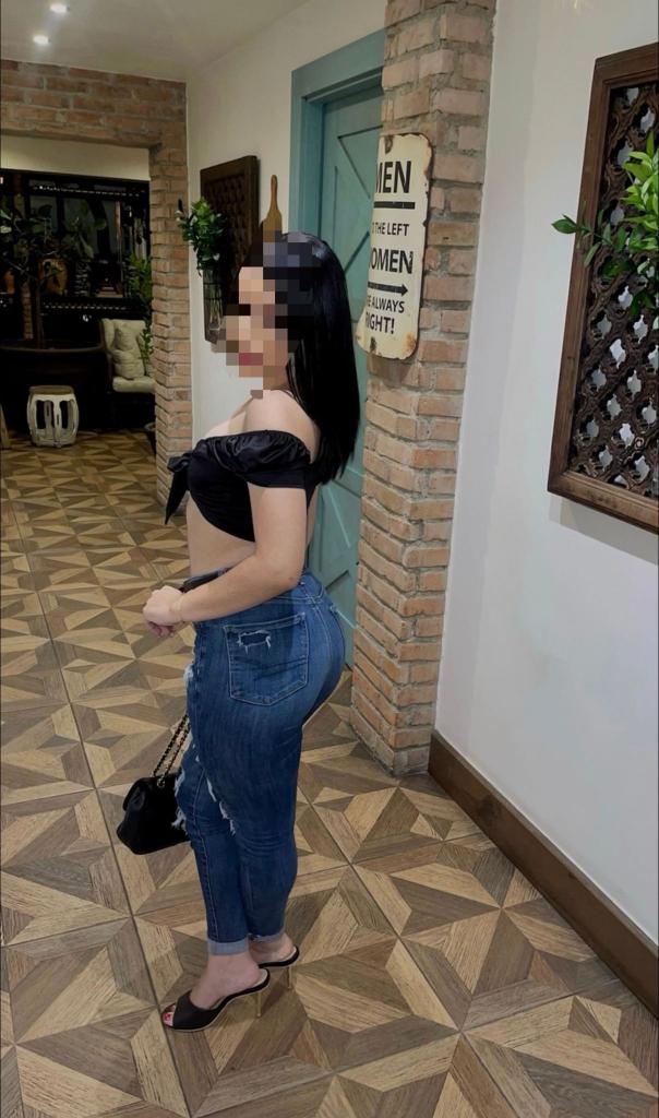 632564611: Chica busca chico en Cádiz