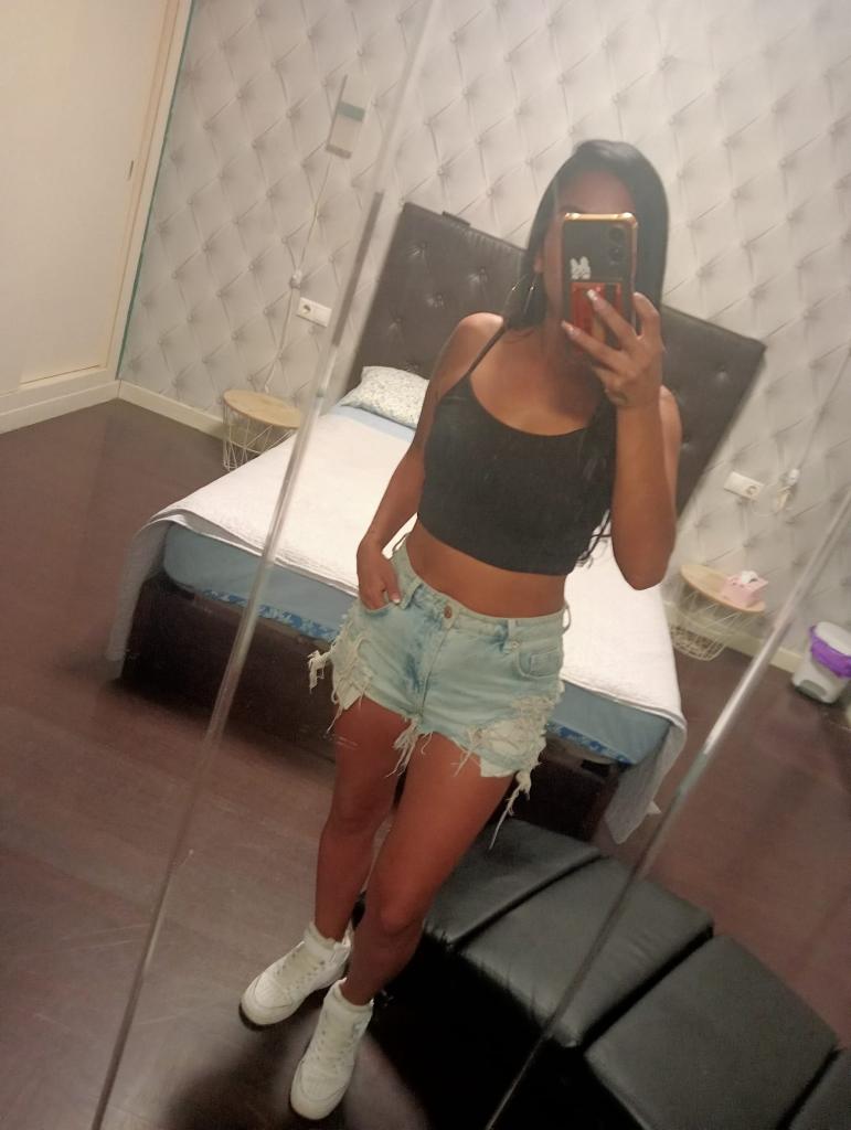 613748740: Chica busca chico en Granada