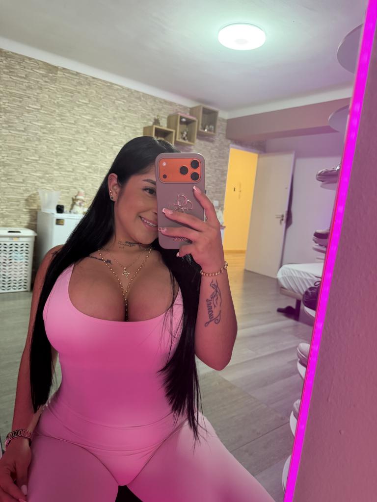 Chica busca chico en Ibiza: 