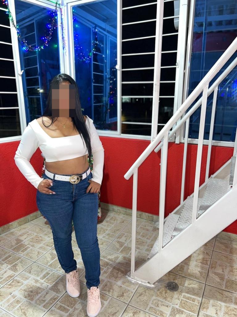 617796054: Chica busca chico en Tarragona