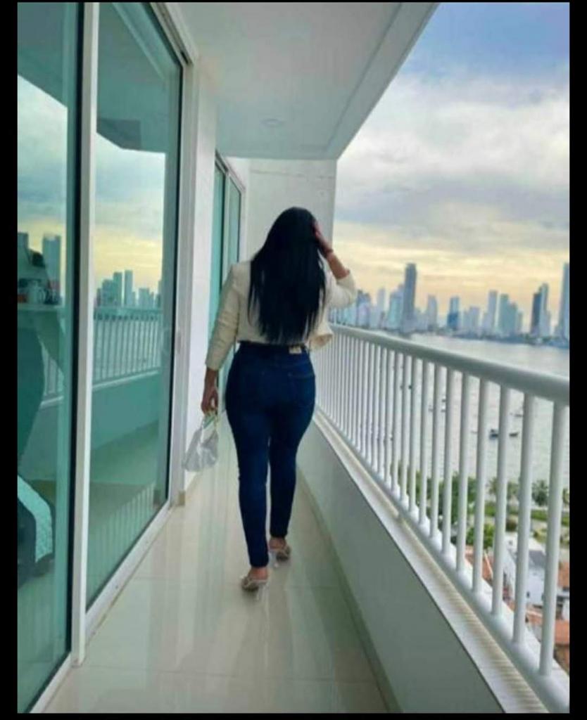 Chica busca chico en Tenerife: 