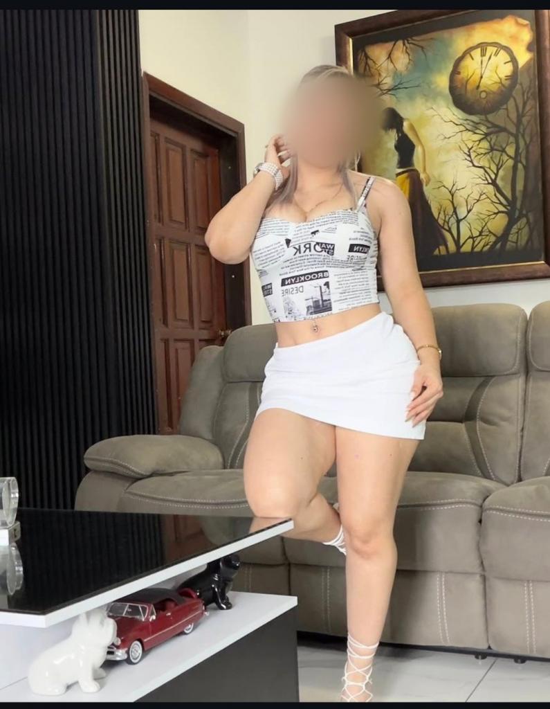 614853618: Chica busca chico en Sevilla
