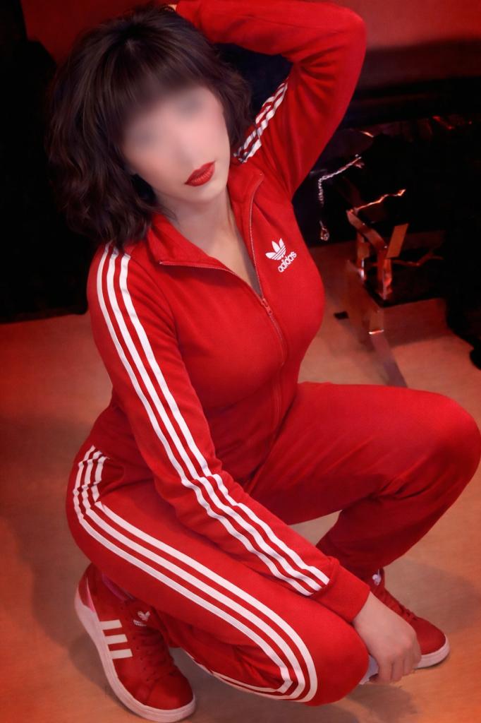 693396255: Chica busca chico en Granada