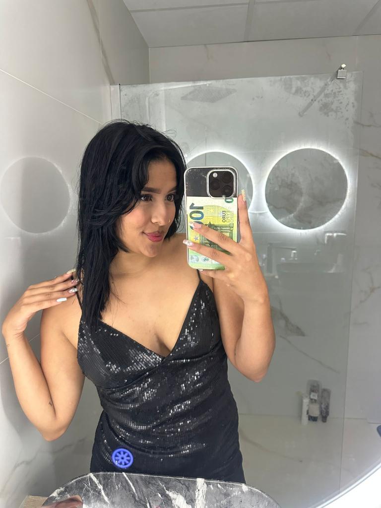 Chica busca chico en Almería: 