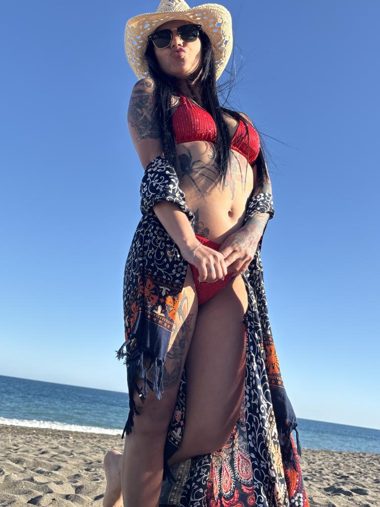 682435950: Chica busca chico en Cantabria