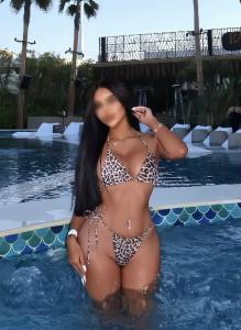 643199971: Chica busca chico en Barcelona