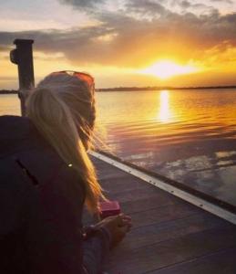 643712460: Chica busca chico en La Coruña