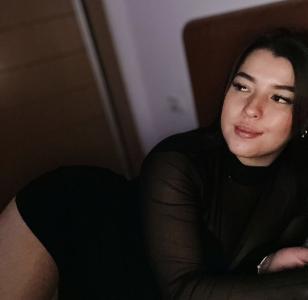 667724181: Chica busca chico en Valencia