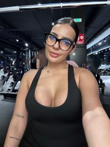 613876346: Chica busca chico en Madrid