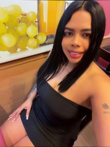 695333736: Chica busca chico en Barcelona