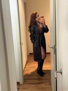 607260478: Chica busca chico en Madrid
