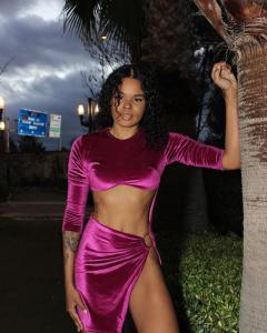 657356510: Chica busca chico en Barcelona