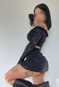 613924785: Chica busca chico en Sevilla