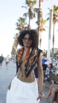 657356510: Chica busca chico en Barcelona