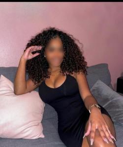 661576483: Chica busca chico en Mallorca