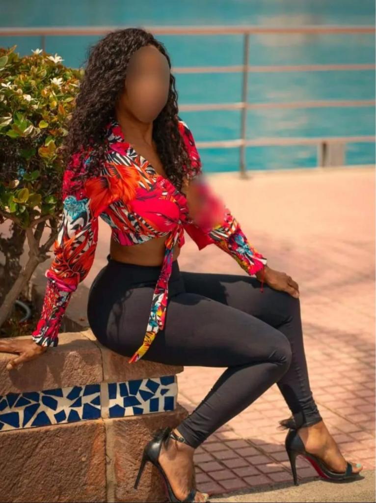 602737926: Chica busca chico en Sevilla