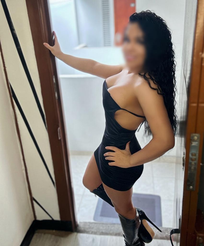 Chica busca chico en Ibiza: 