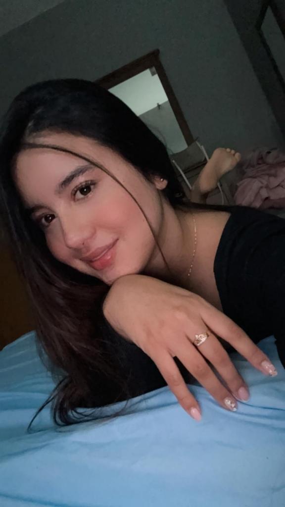 742084596: Chica busca chico en Valencia