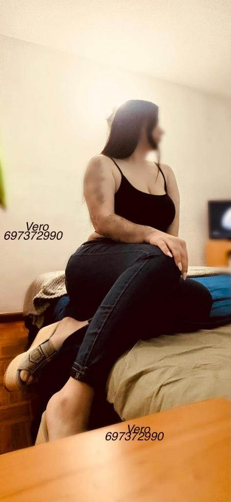 697372990: Chica busca chico en Madrid