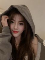 697304548: Chica busca chico en Barcelona