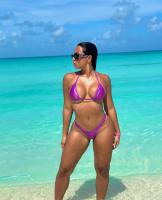 610877023: Chica busca chico en Ibiza