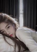 697304548: Chica busca chico en Barcelona