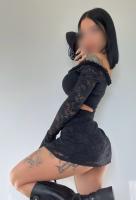 613924785: Chica busca chico en Sevilla