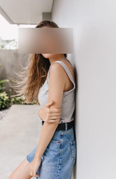 658033436: Chica busca chico en Sevilla