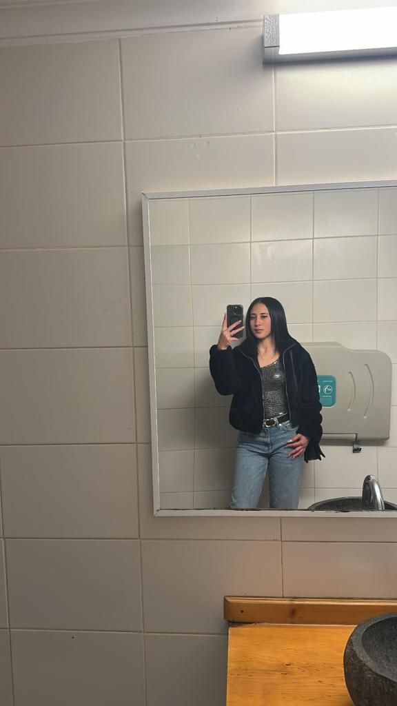 Chica busca chico en Ibiza: 