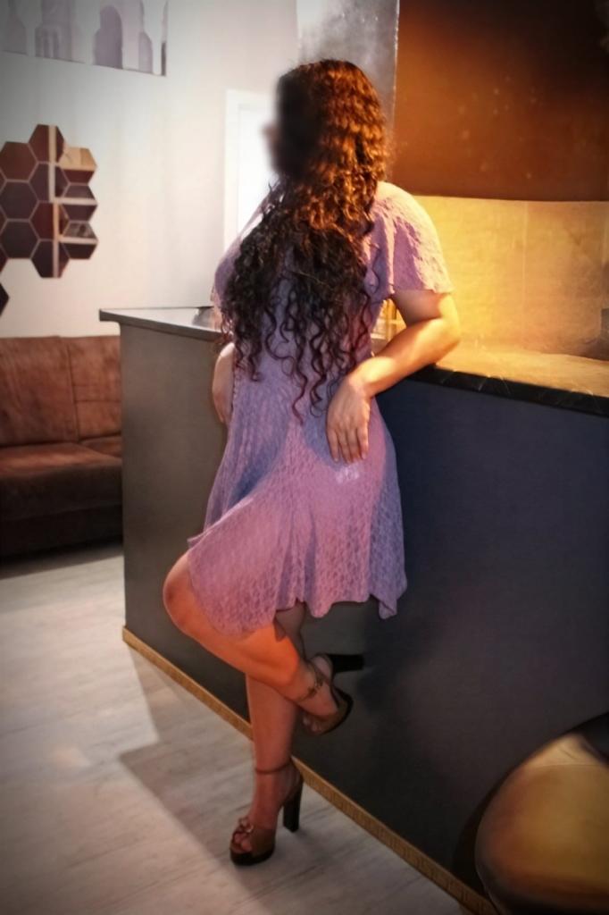 617156464: Chica busca chico en Sevilla