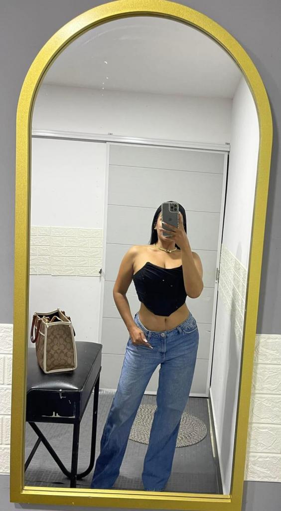 663311515: Chica busca chico en Málaga