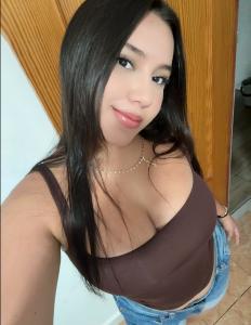 613940355: Chica busca chico en Valencia