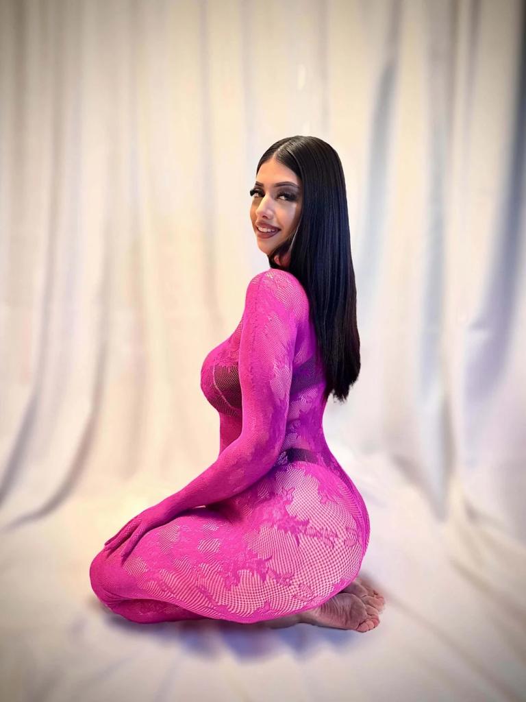 672051155: Chica busca chico en Madrid