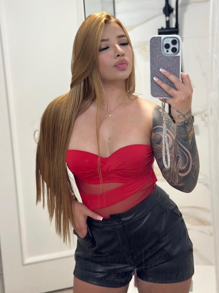 Chica busca chico en Alicante: Chica busca chico
