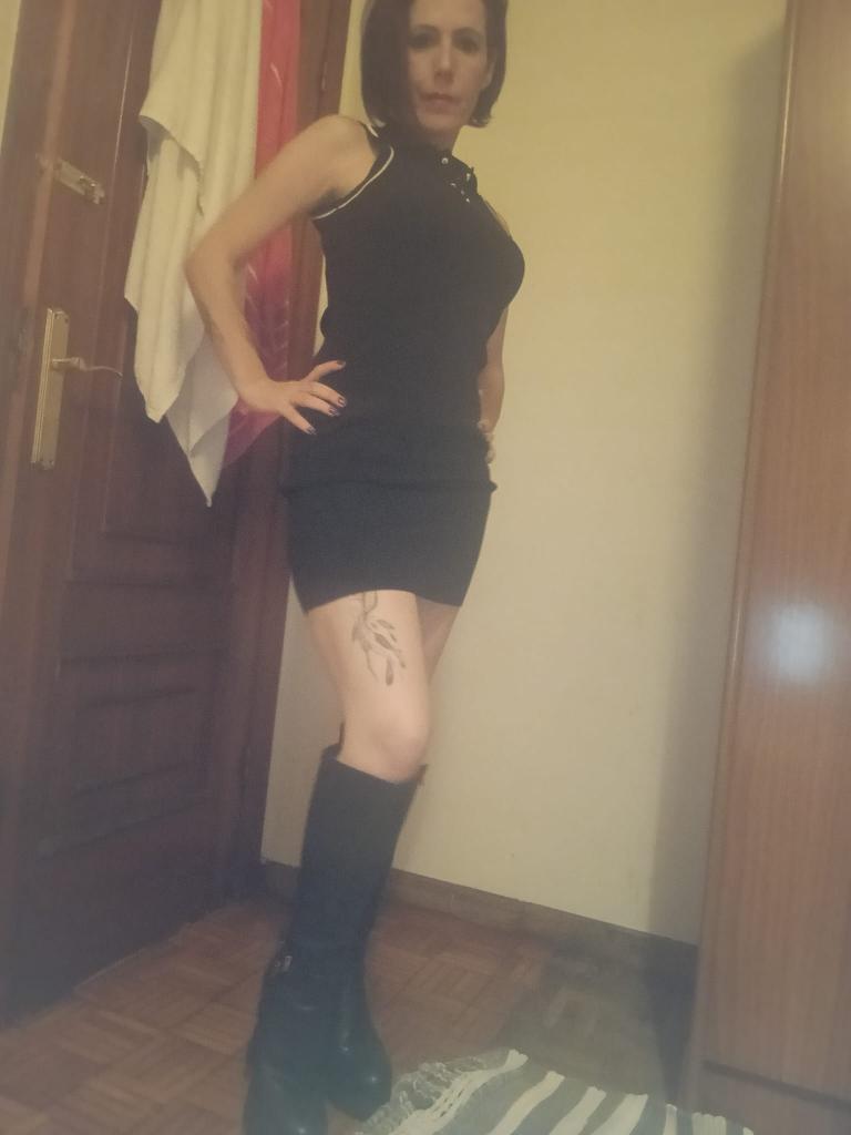 644051471: Chica busca chico en Orense