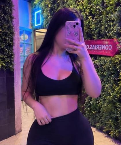663579143: Chica busca chico en Barcelona