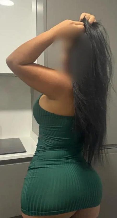 647029966: Chica busca chico en Cádiz