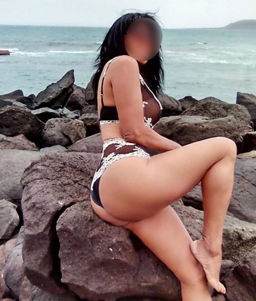 Chica busca chico en Granada: Chica busca chico