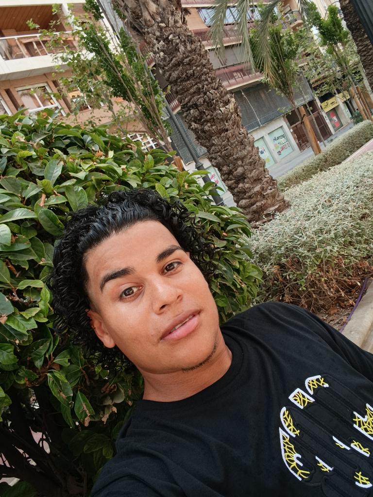 627872932: Chico busca chica en Murcia