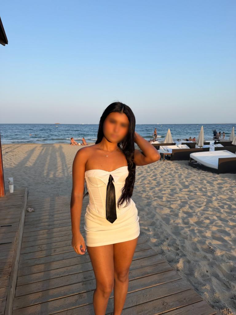 613561886: Chica busca chico en Málaga