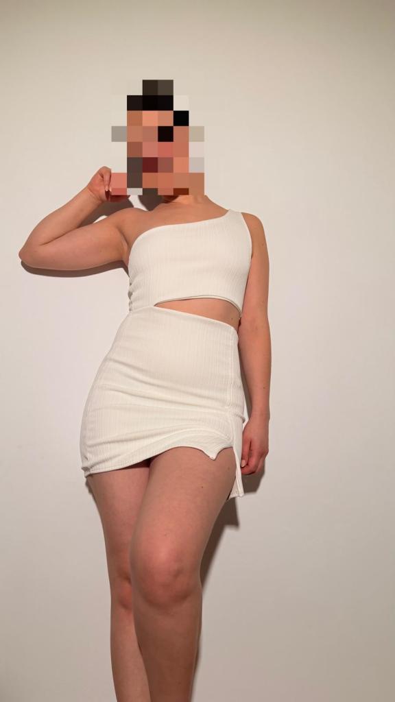 Chica busca chico en Alicante: Chica busca chico