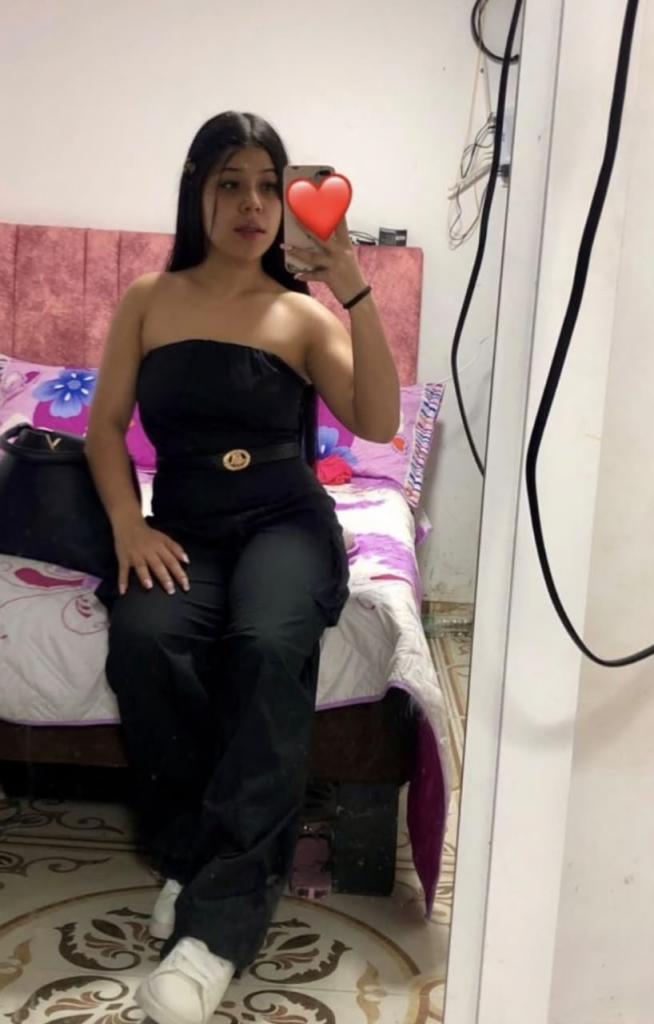 745044813: Chica busca chico en Albacete