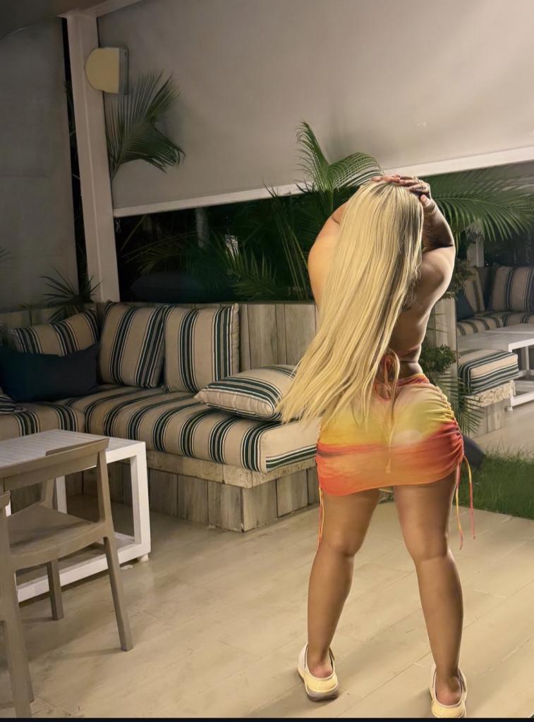 604979913: Chica busca chico en Barcelona